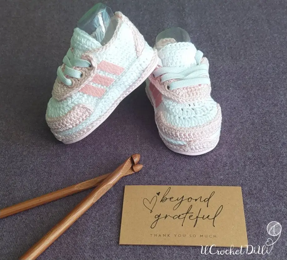 Scarpe da ginnastica modello adidas rosa